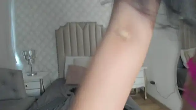 SkinnyGirl 28 online show from March 5, 7:42 pm