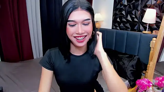 MaxCollins online show from November 8, 2:44 pm