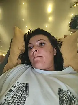 caperucita1807 online show from October 17, 8:34 pm