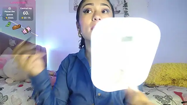 Liahdiaz  online show from February 25, 3:43 pm