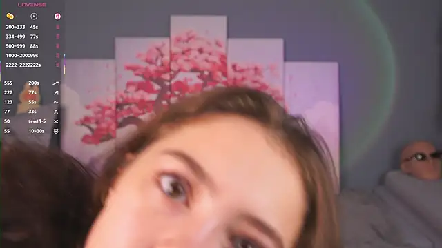 KissieKat online show from October 19, 7:32 am