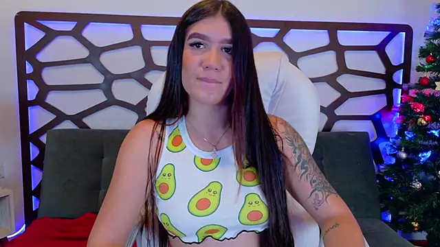 kloe bella online show from December 15, 1:05 pm