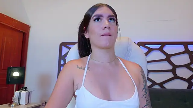 kloe bella online show from December 17, 1:26 pm