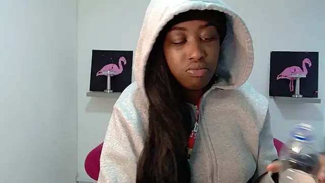 Snapshot of milykabombastik chatting on October 22, 12:32 pm milykabombastik online show from October 22, 12:32 pm