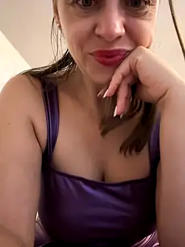 ladywithbigass online show from September 22, 4:55 am