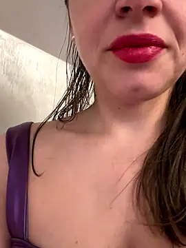 ladywithbigass online show from November 5, 6:18 am