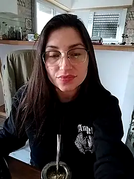 Snapshot of LolatuMiel chatting on October 28, 9:52 pm LolatuMiel online show from October 28, 9:52 pm