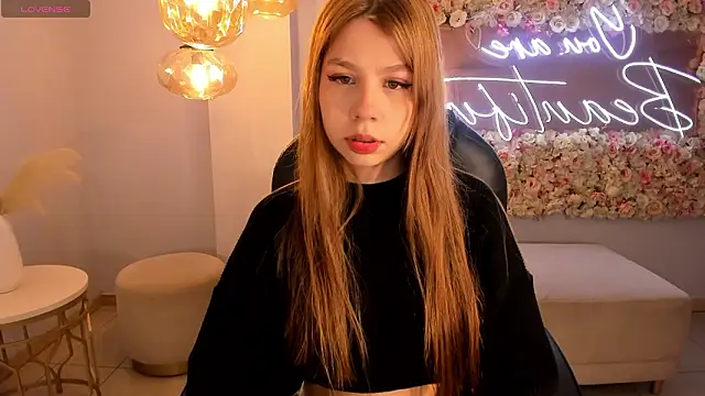 TiffannySins online show from March 1, 11:10 am