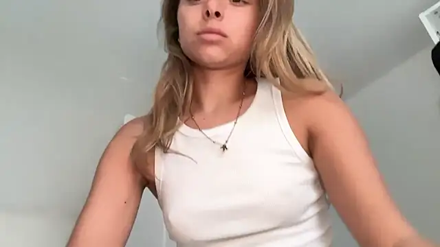 KayleeBella online show from April 16, 9:53 am