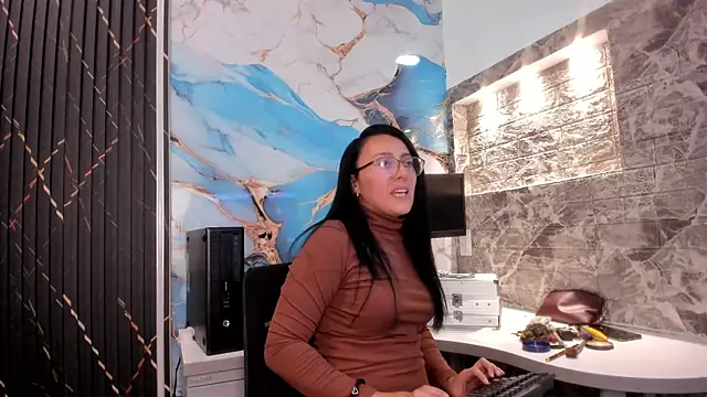 Scarlett 14  online show from January 7, 3:32 am