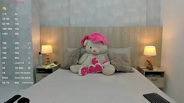 Snapshot of mia_aristizabal chatting on September 10, 11:32 am mia aristizabal online show from September 10, 11:32 am