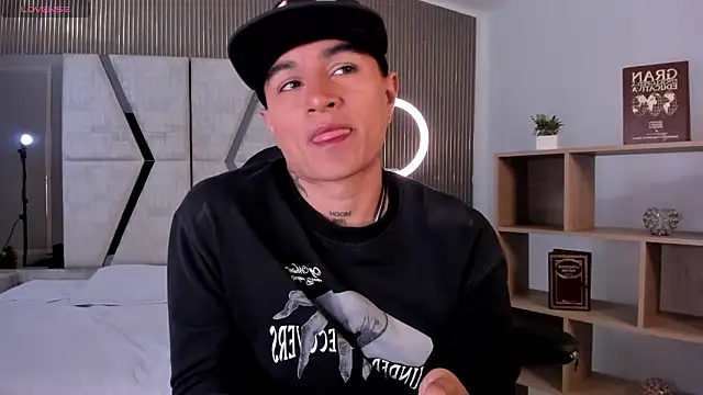 LiamDeep online show from January 15, 8:37 pm