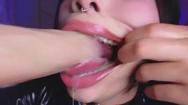 Hollyxx  online show from October 9, 2:43 pm