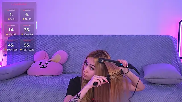 AmyKent  online show from April 11, 11:03 am