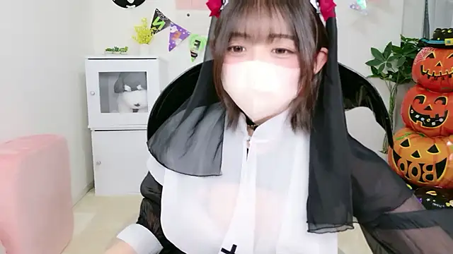 Hinata Sun online show from October 31, 11:47 am