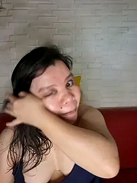 hotlyn45 online show from April 18, 6:16 am