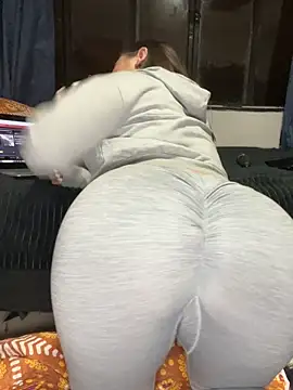 Amelia laurent online show from April 17, 7:32 am