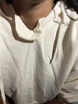 BrunetteBliss69 online show from February 12, 11:50 pm