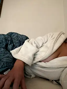 Laraa201 online show from October 19, 10:50 am