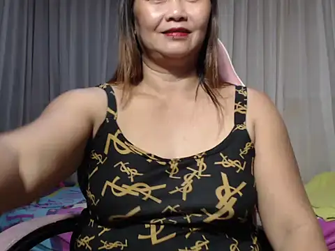 FelisitaG online show from February 22, 8:04 am