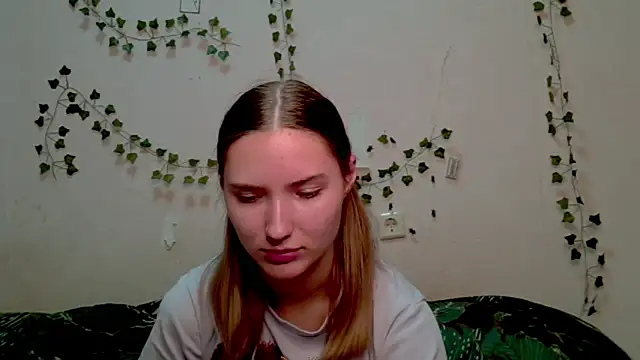  kikiclark   online show from November 13, 8:52 pm