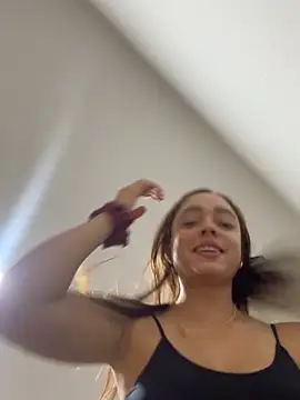 hottiee melannie online show from April 1, 1:39 am