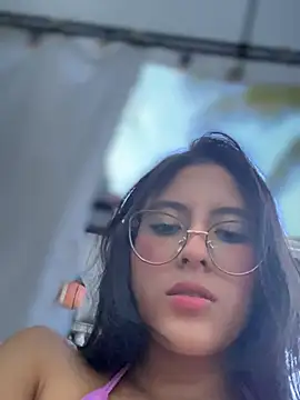 Snapshot of Juanita-Diaz chatting on October 19, 10:45 pm Juanita-Diaz online show from October 19, 10:45 pm