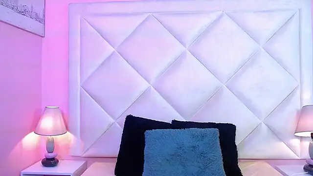 Miaa Smithh   online show from November 7, 1:38 pm