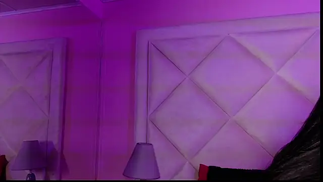 Miaa Smithh   online show from November 22, 1:47 pm