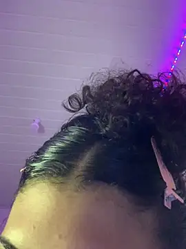 luluzinhax online show from March 6, 3:12 am