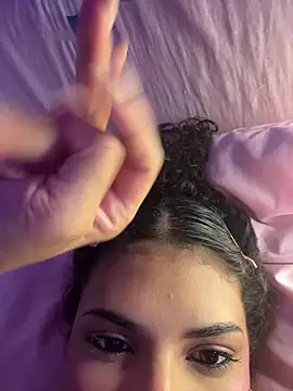 luluzinhax online show from March 22, 5:13 am