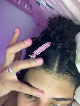 luluzinhax online show from February 20, 5:17 am