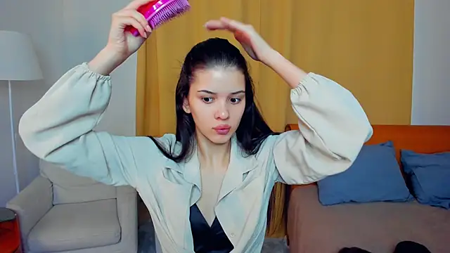 JoCauterucci online show from December 19, 7:00 am