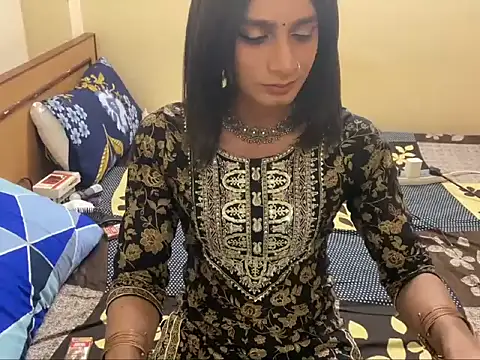 LuvLayla online show from April 20, 8:56 pm