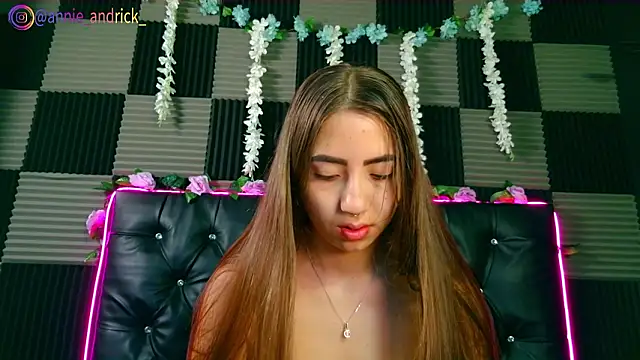  leda swan  online show from February 22, 2:07 pm