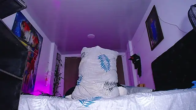 oodirty hellen online show from April 18, 2:58 am