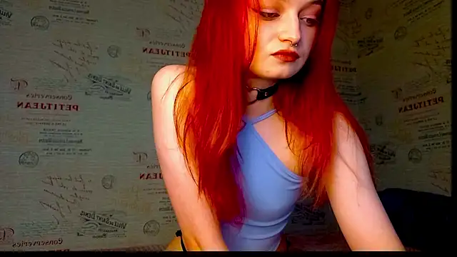 Snapshot of emi_less chatting on September 13, 3:42 pm emi less online show from September 13, 3:42 pm