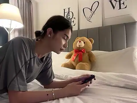 yourladycess  online show from February 11, 12:50 pm