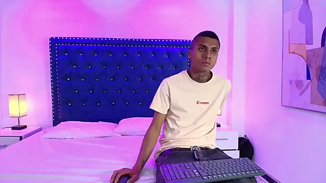 Damian and roxanne online show from December 3, 12:40 pm