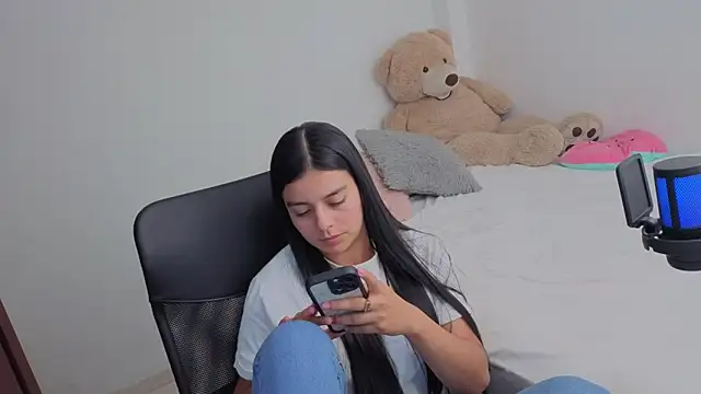 valerihouse online show from April 22, 1:57 am