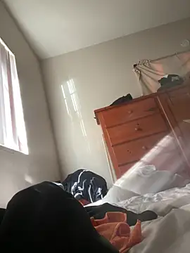 ditzycryztal online show from March 1, 8:30 pm