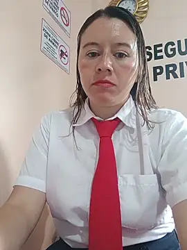 Hannah-colx online show from May 31, 5:30 pm