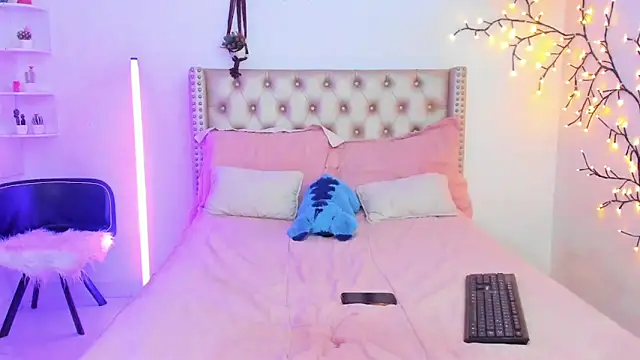 LenaStylesOA online show from March 22, 9:43 pm