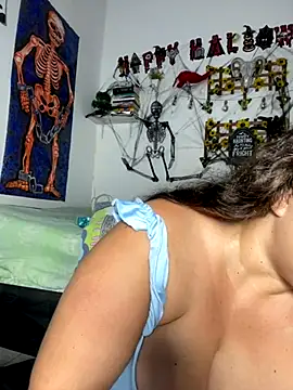 Snapshot of luna_sweet16 chatting on October 27, 9:20 pm luna sweet16 online show from October 27, 9:20 pm