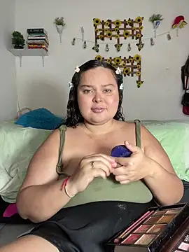 Snapshot of luna_sweet16 chatting on September 25, 4:17 pm luna sweet16 online show from September 25, 4:17 pm