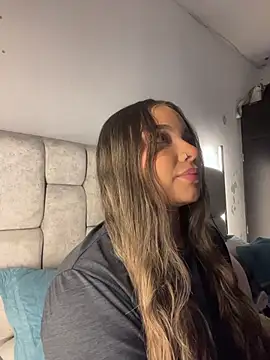 AnnyLopezzz  online show from March 23, 5:35 am