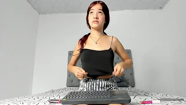 Snapshot of sugarbabex1 chatting on September 17, 1:31 pm sugarbabex1 online show from September 17, 1:31 pm