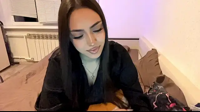 Leaf Unto online show from November 15, 2:29 pm