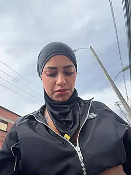 AlannaEvons online show from March 10, 8:24 pm