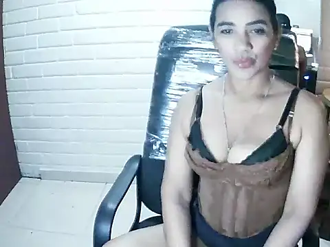 MiiaVelasquez online show from October 19, 5:53 am